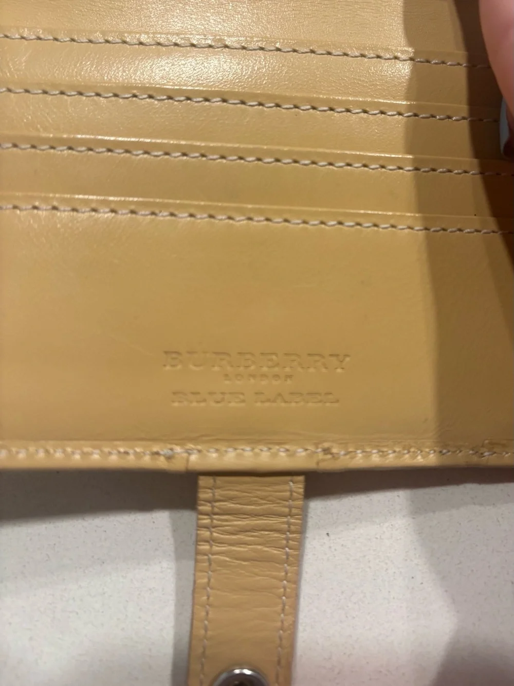 Burberry compact card